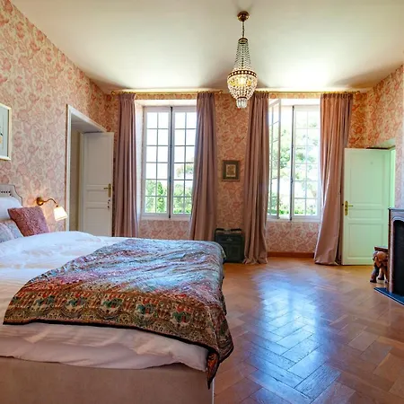 Escudes Bed & Breakfast