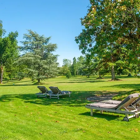 Bed & Breakfast Escudes 4*