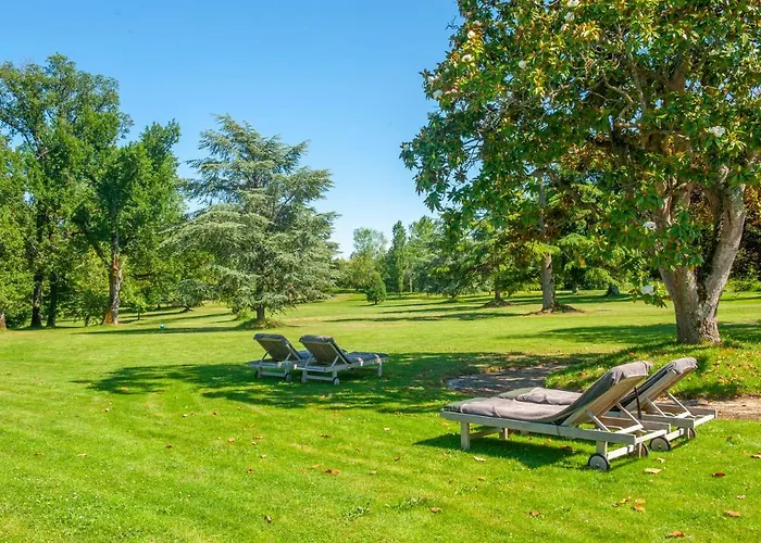 Bed and Breakfast Escudes 4*