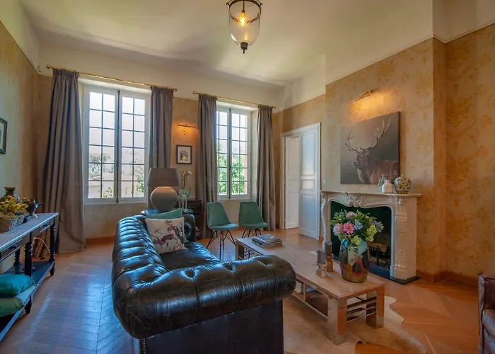 Escudes Bed and Breakfast 4*