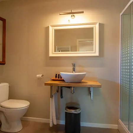 住宿加早餐酒店 Escudes