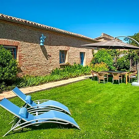 Escudes Bed & Breakfast 4*
