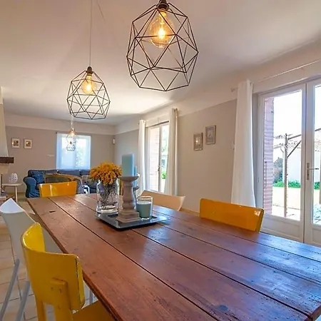Bed & Breakfast Escudes 4*